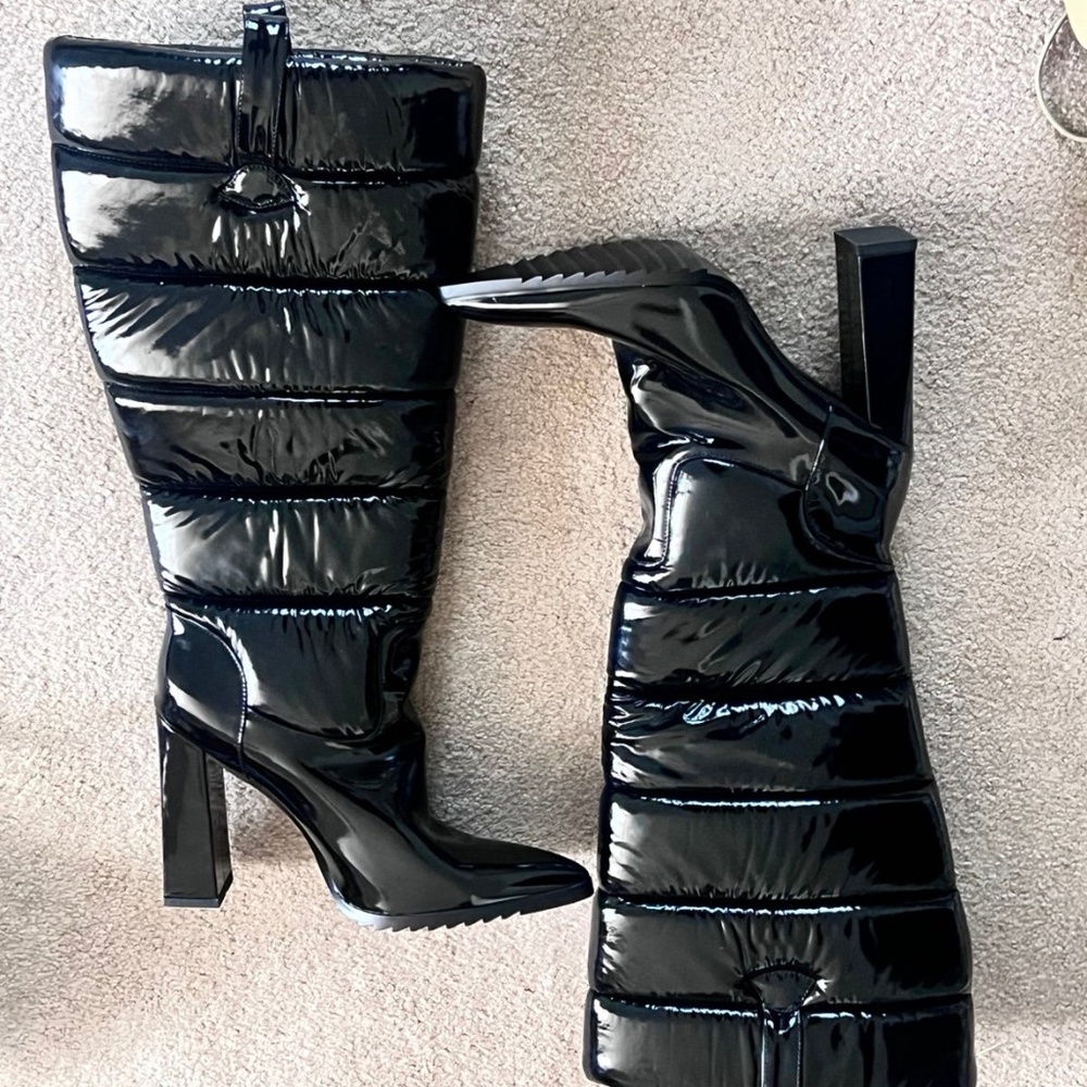 Shane Justin puffer boots Rare